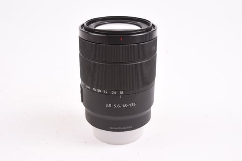 Sony E 18-135mm f/3.5-5.6 OSS