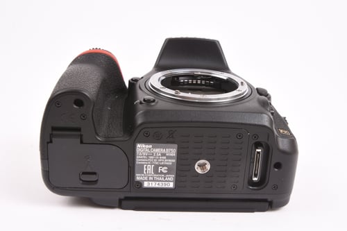 thumbnail-5 for Nikon D750 w/Grip