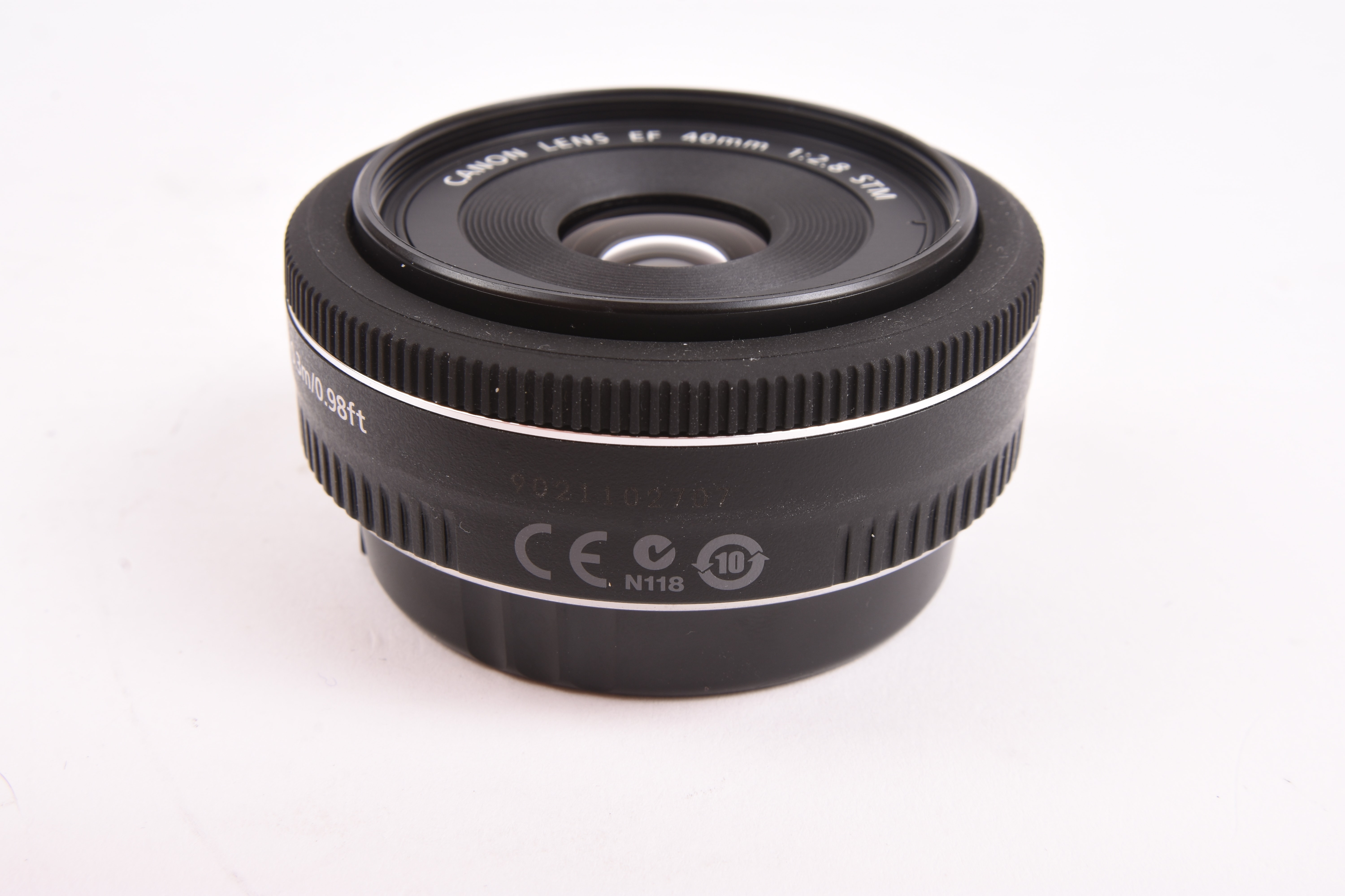 Canon EF 40mm f/2.8 STM | GearFocus