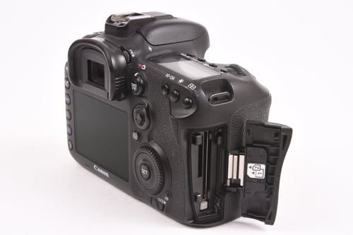 thumbnail-3 for Canon EOS 7D II Body