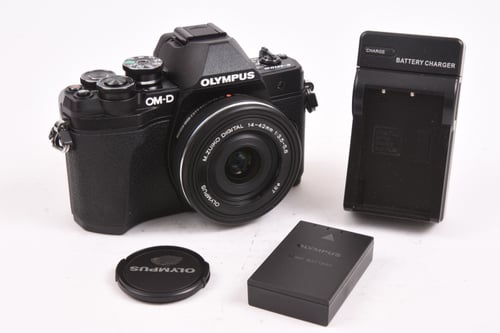 thumbnail-7 for Olympus E-M10 III w/14-42mm