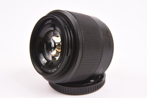 Panasonic MFT 25mm f/1.7 G | GearFocus