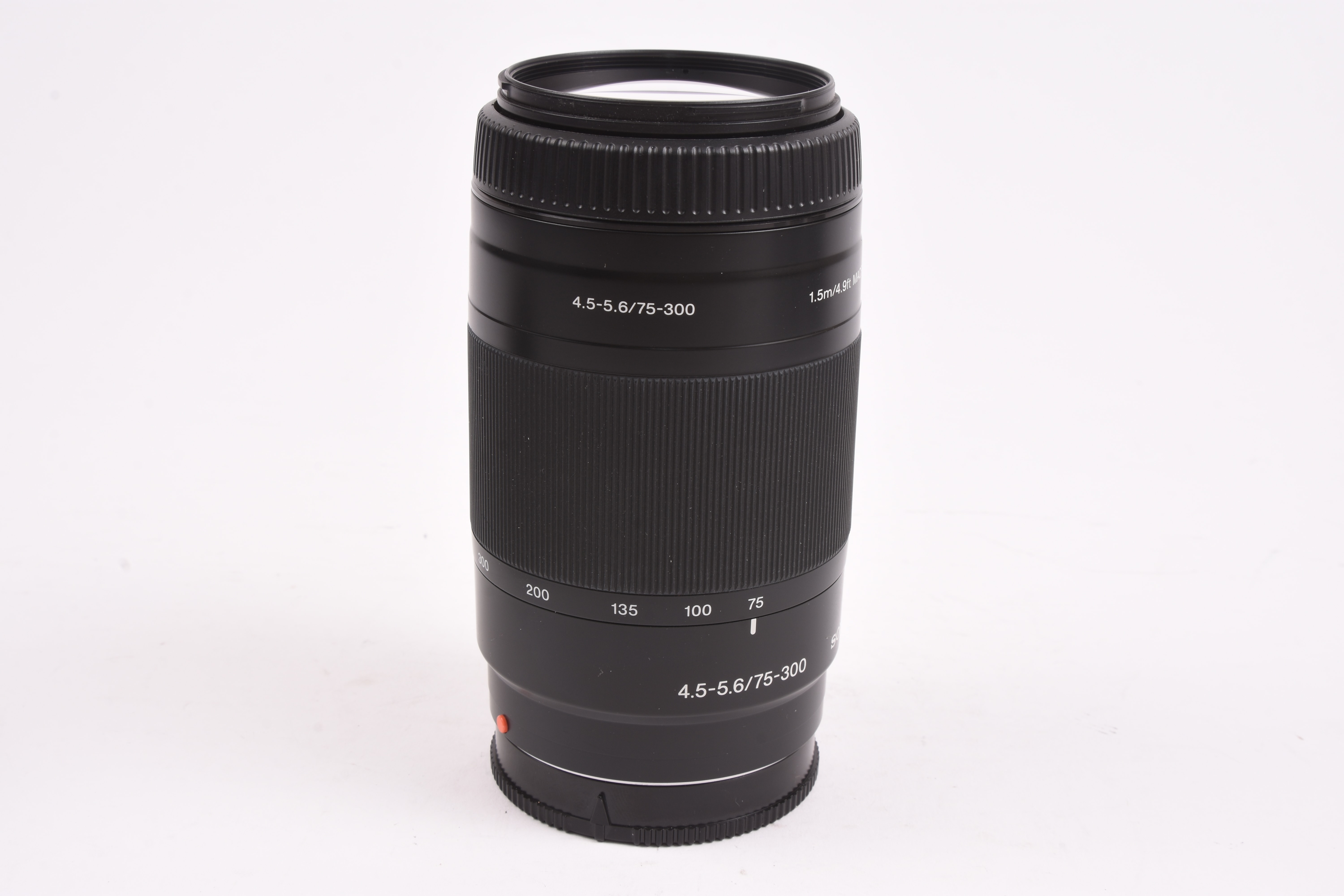 Sony A 75-300mm f/4.5-5.6 | GearFocus
