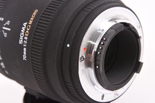 thumbnail-5 for Sigma EX 70mm f/2.8 DG Macro For Nikon AFS