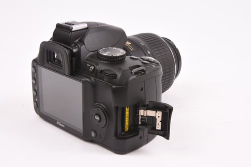 thumbnail-3 for Nikon D3000 w/18-55mm