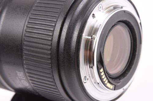 thumbnail-5 for Canon EF 24-70mm f/2.8 L II