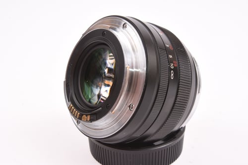 thumbnail-3 for Zeiss 50mm f/1.4 T* for Canon EF