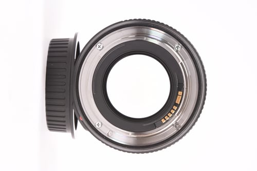thumbnail-7 for Canon EF 35mm f/1.4 L II USM