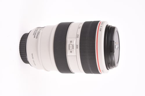 Canon EF 70-300mm f/4-5.6 L IS USM | GearFocus