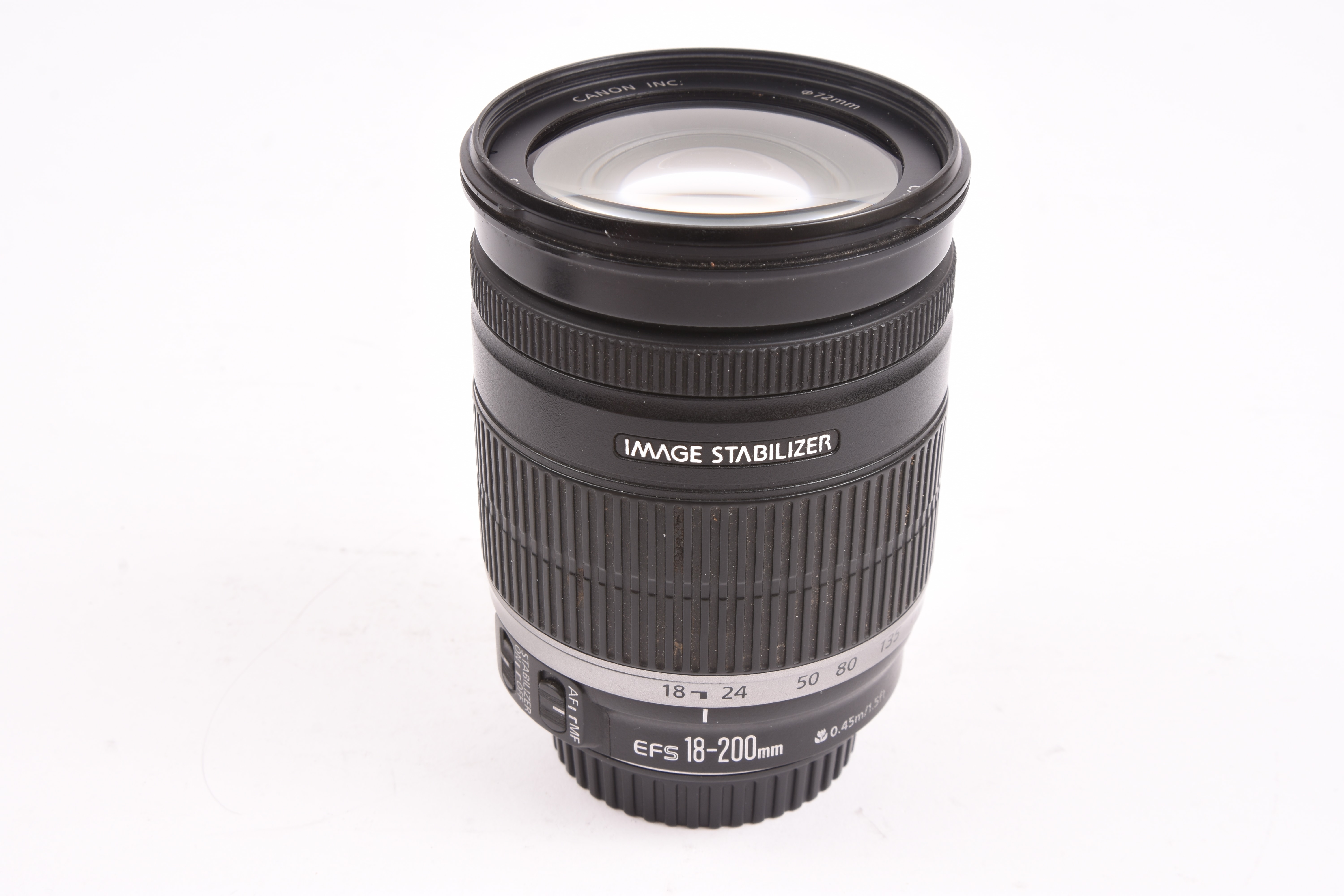 Canon 18-200mm f/3.5-5.6 IS — image 1