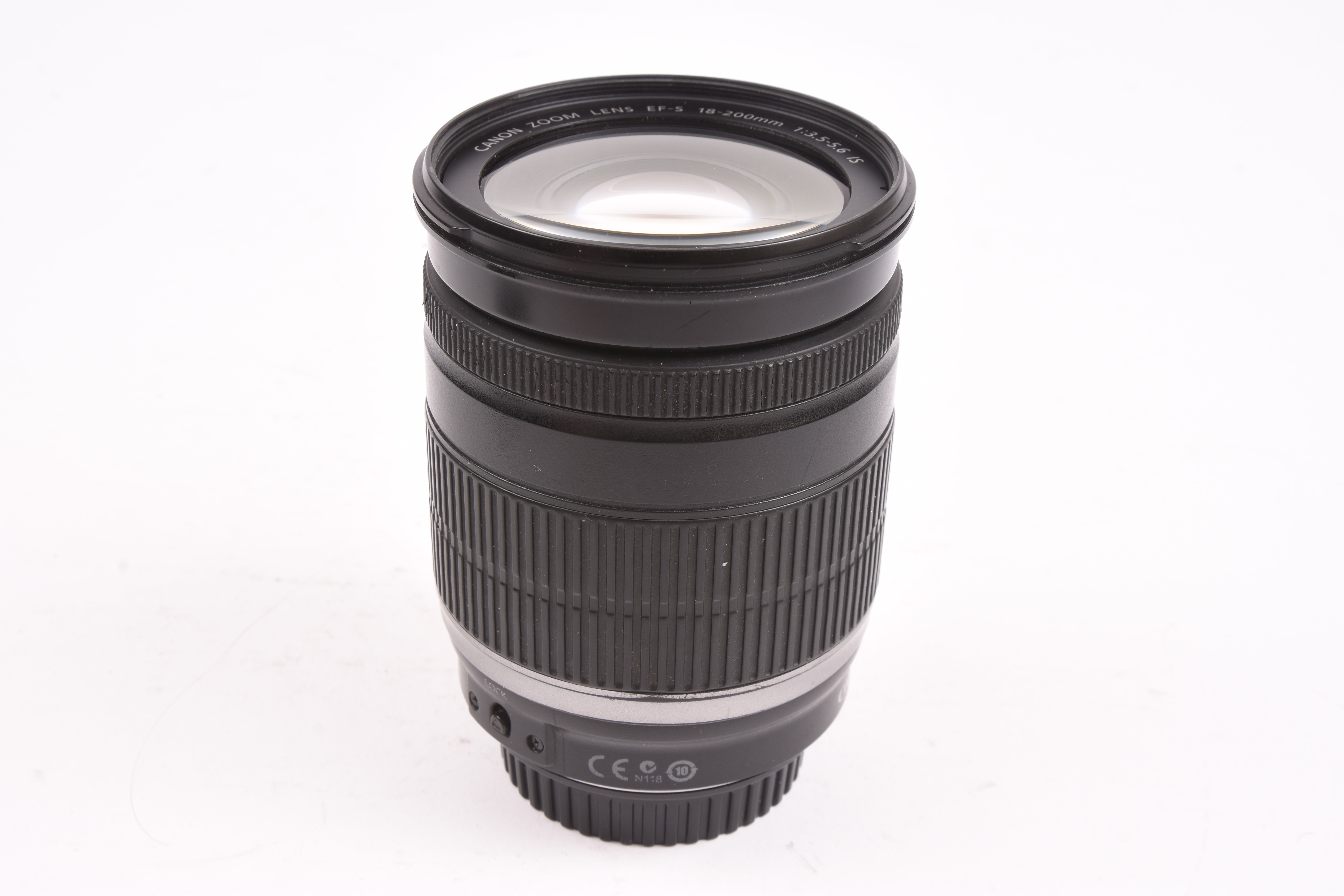 Canon 18-200mm f/3.5-5.6 IS — image 2
