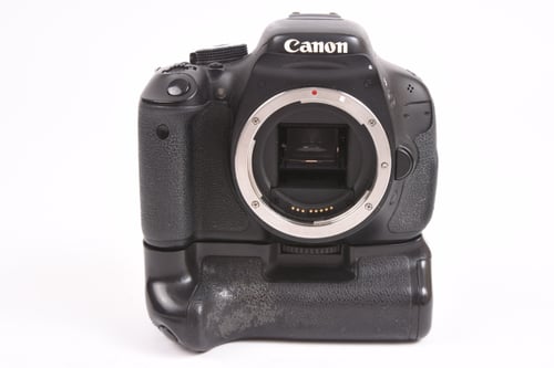 thumbnail-4 for Canon Rebel T3i Body w/Grip