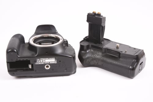 thumbnail-5 for Canon Rebel T3i Body w/Grip