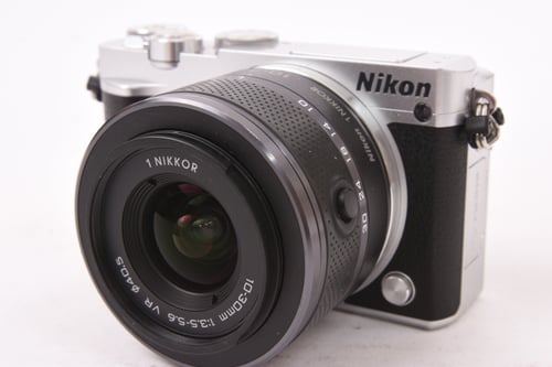 Nikon 1 J5 w/10-30mm | GearFocus