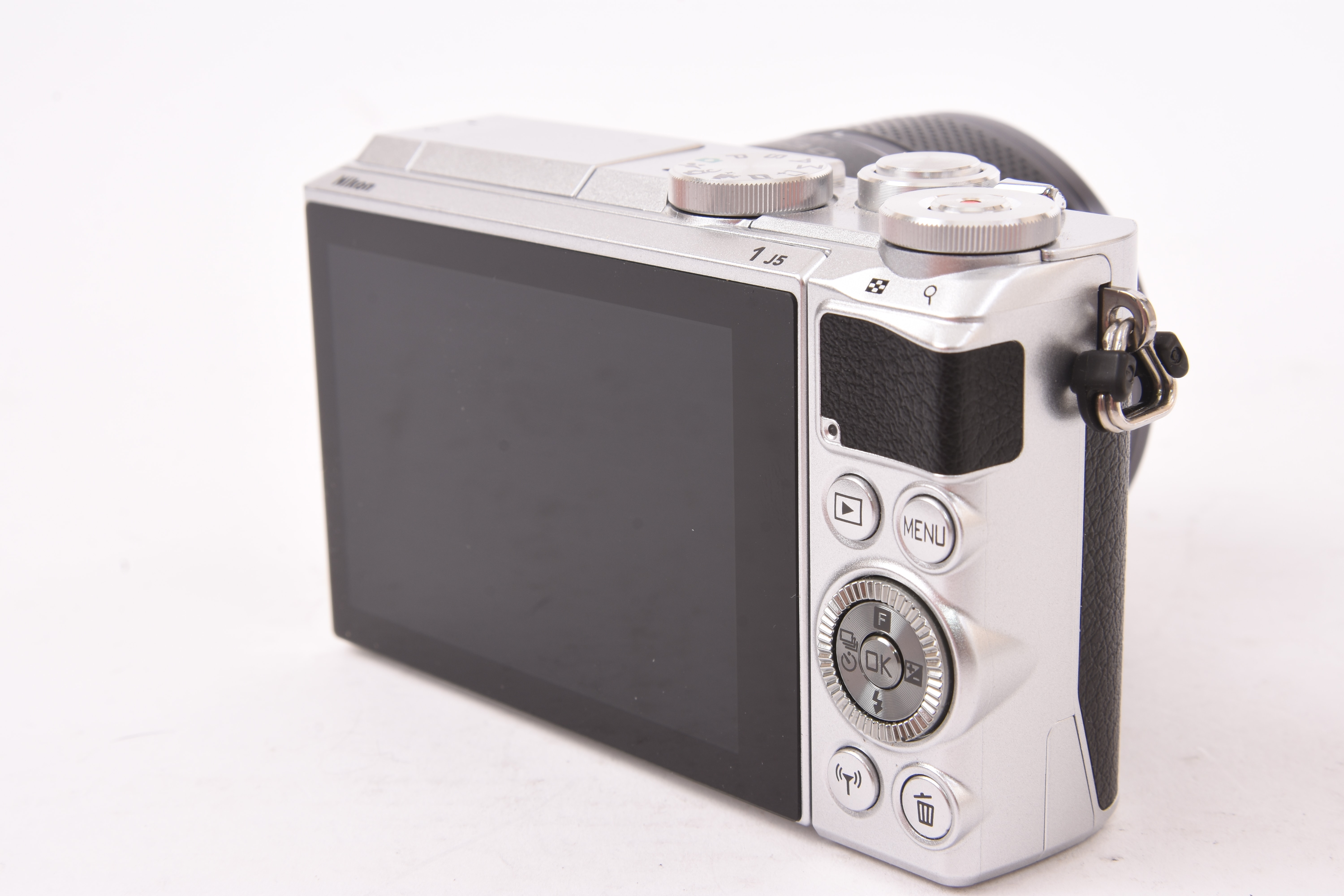 Nikon 1 J5 w/10-30mm | GearFocus