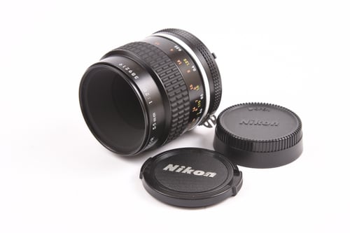 View Nikon AIS 55mm f/2.8 Macro TIGHT FOCUS Nikon AIS 55mm f/2.8 Macro TIGHT FOCUS