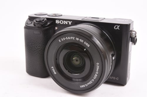 Sony A6000 w/16-50mm