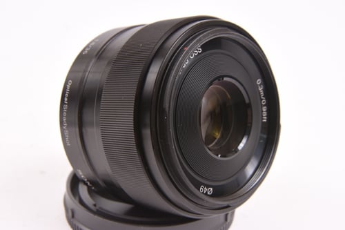 thumbnail-2 for Sony E 35mm f/1.8 OSS