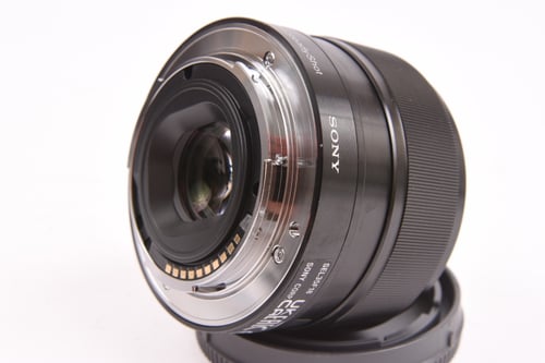 thumbnail-3 for Sony E 35mm f/1.8 OSS