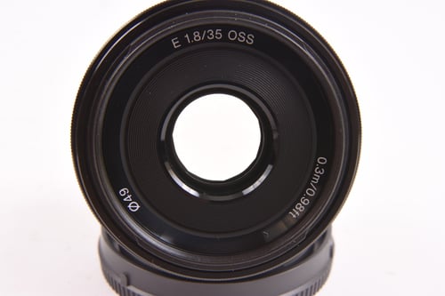 thumbnail-6 for Sony E 35mm f/1.8 OSS