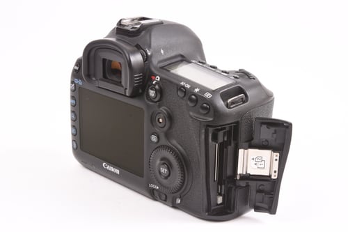 thumbnail-3 for Canon EOS 5D III Body