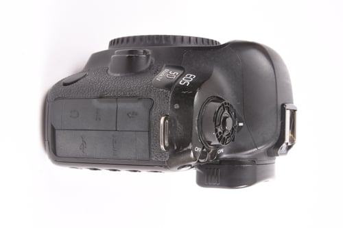 thumbnail-5 for Canon EOS 5D IV Body