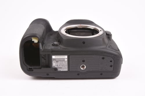 thumbnail-5 for Canon EOS 5D IV Body w/Grip