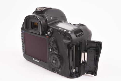 thumbnail-2 for Canon EOS 5D IV Body w/Grip