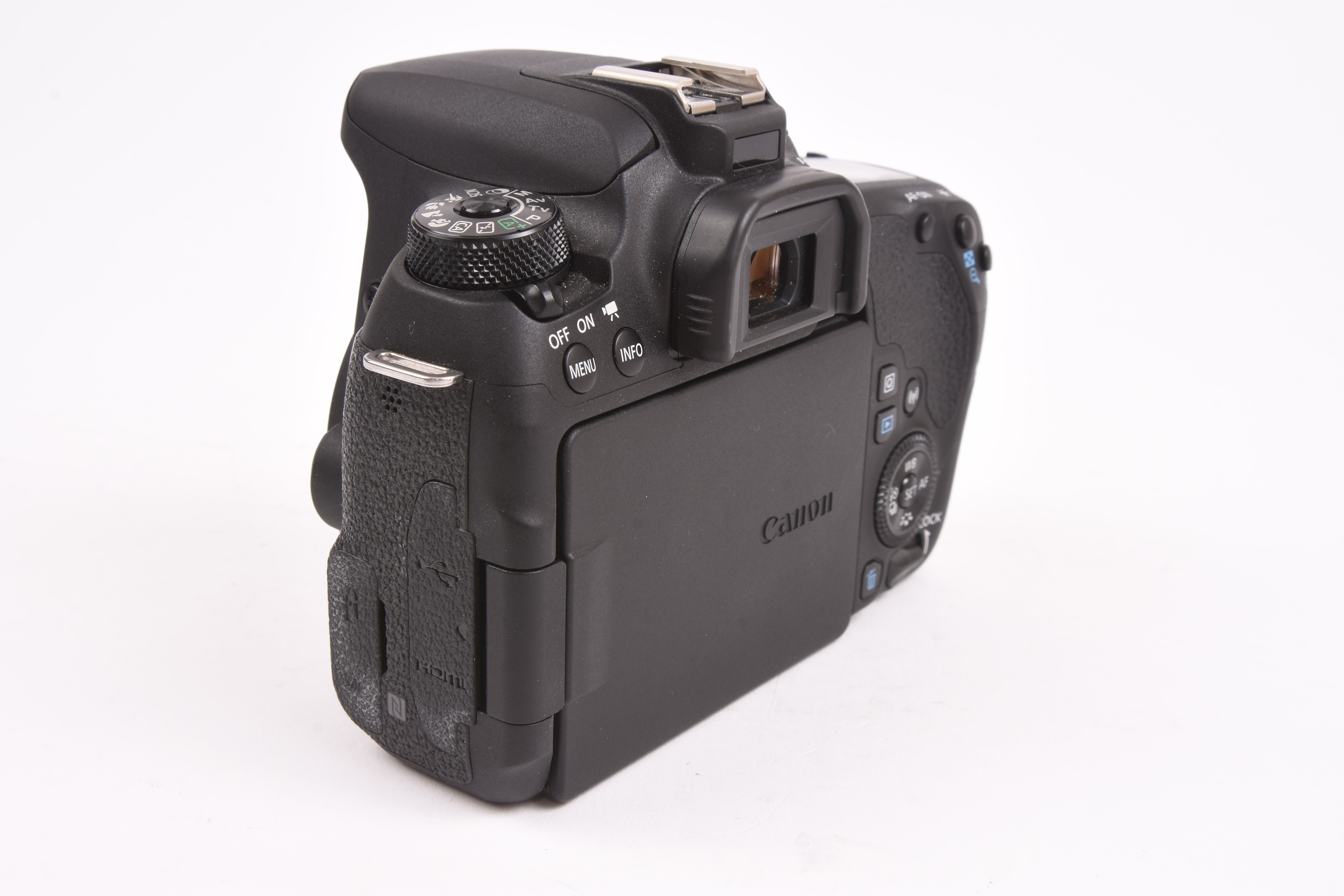 Canon EOS 77D — image 4