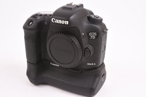 Canon EOS 7D II Body w/Grip