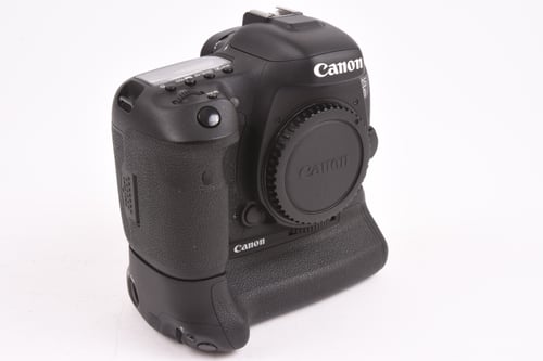 thumbnail-1 for Canon EOS 7D II Body w/Grip