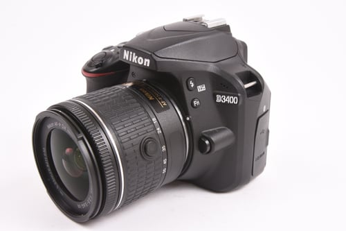 Nikon D3400 w/18-55mm