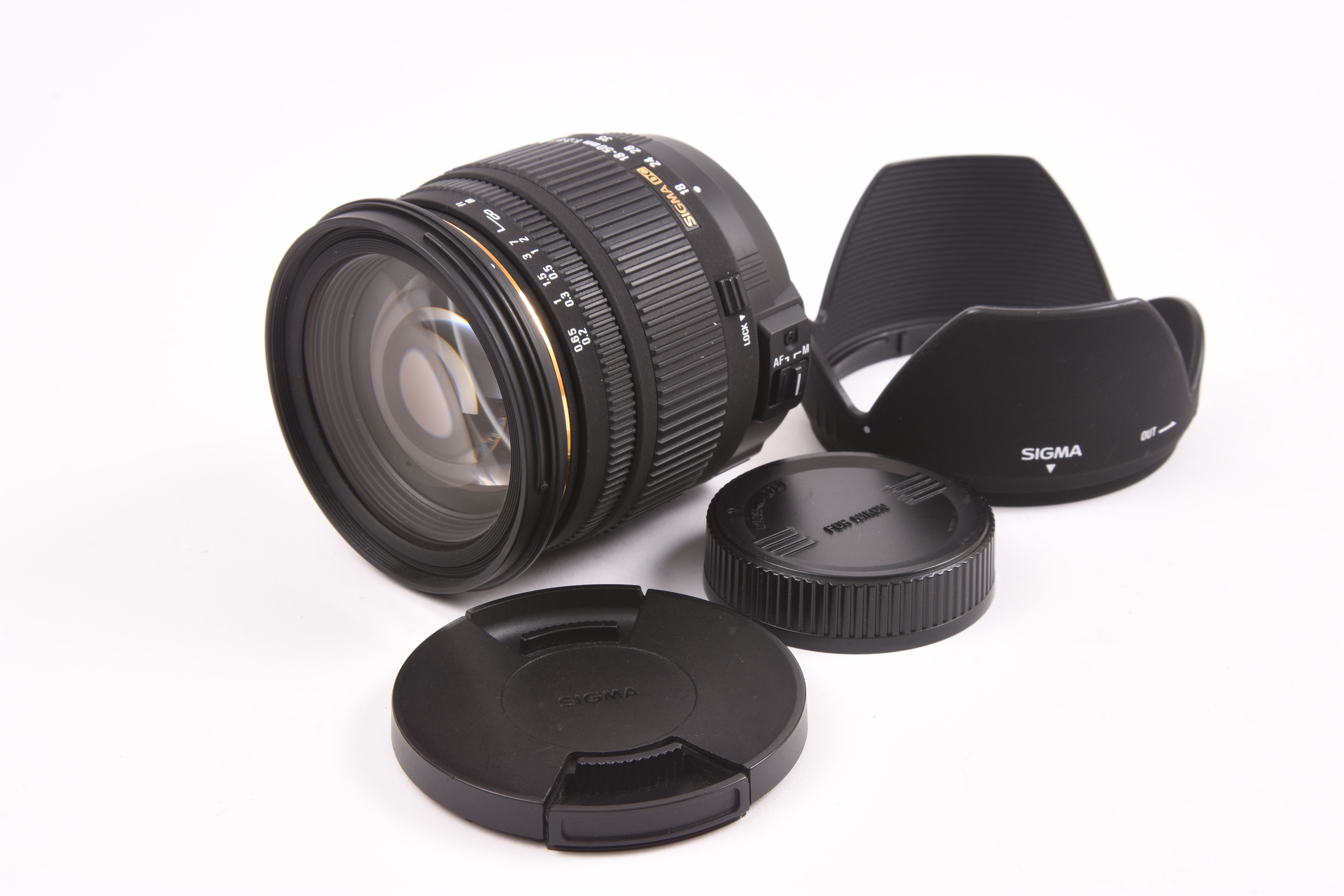 Sigma 18-50mm f/2.8 HSM Macro — image 1