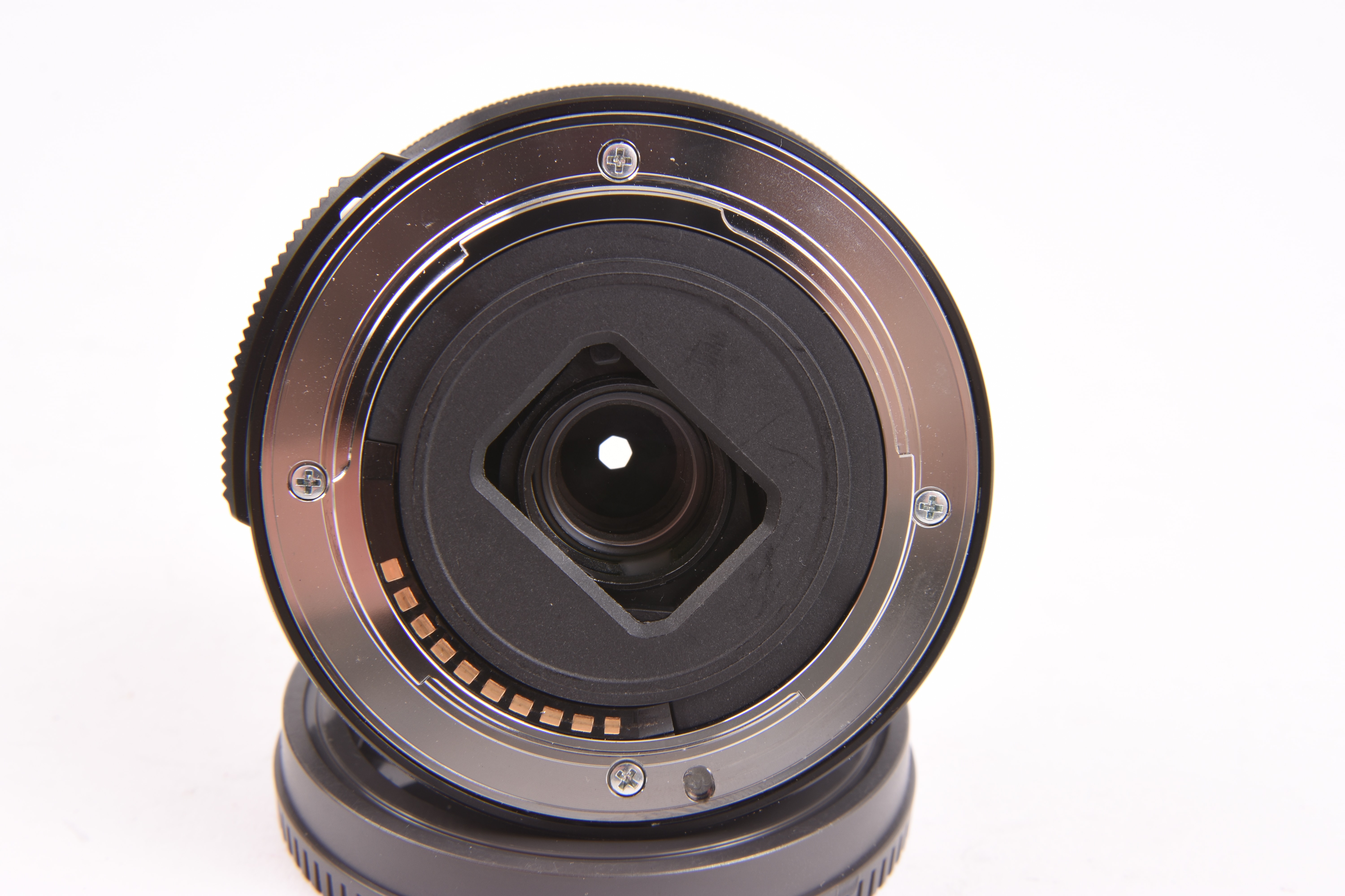 Sony 16-50mm f/3.5-5.6 OSS — image 8
