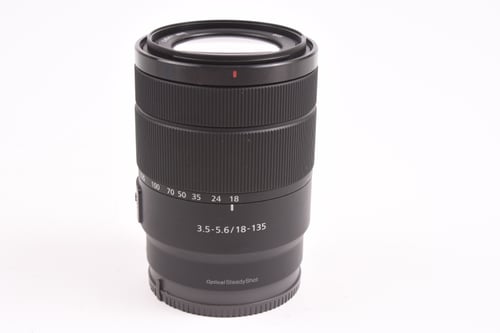 Sony E 18-135mm f/3.5-5.6 OSS