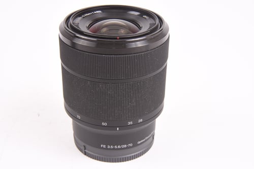 View Sony FE 28-70mm f/3.5-5.6 OSS Sony FE 28-70mm f/3.5-5.6 OSS