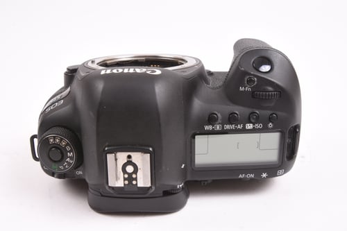 thumbnail-6 for Canon EOS 5D IV Body w/ Grip