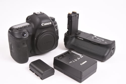 thumbnail-7 for Canon EOS 5D IV Body w/ Grip