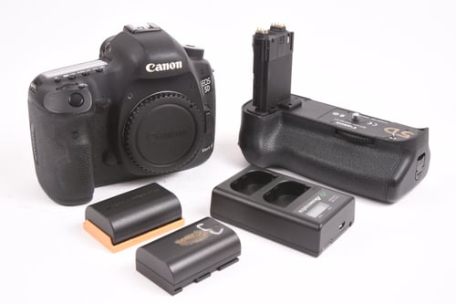 thumbnail-7 for Canon EOS 5D III Body w/Grip