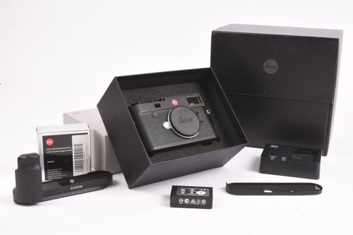 Leica M10 (Type 3656) w/Leica Thumb Support/RRS Grip