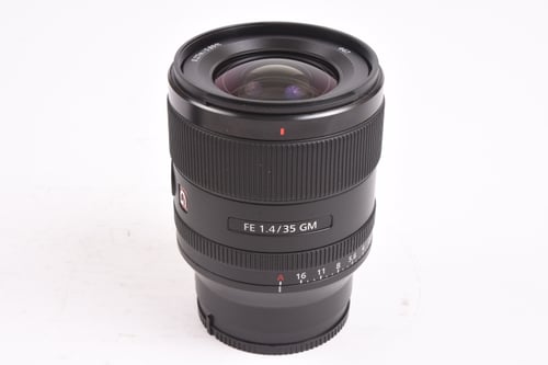 Sony FE 35mm f/1.4 GM