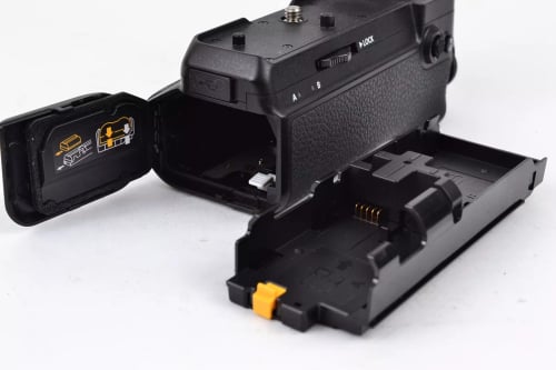 thumbnail-2 for Nikon MB-N11 Grip for Z6II/Z7II #12165 EXCELLENT